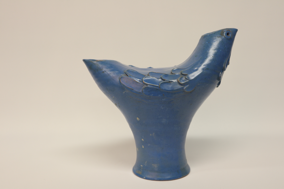 Blå vase inspirert av gauken.