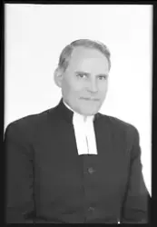 Ateljé Mira. Beställare: Kyrkoherde David Nöjd, Frändefors p