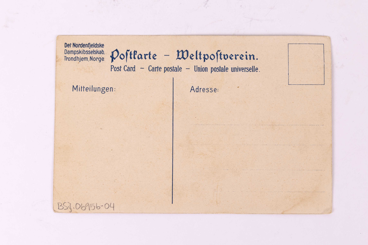 Kolorert postkort med motiv av trappeoppgang på skipet DS HAAKON VII