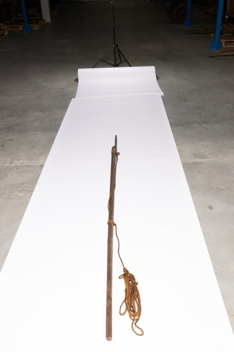 Elvebåt med to årer. Båt A, årer B, C. Bunn D.