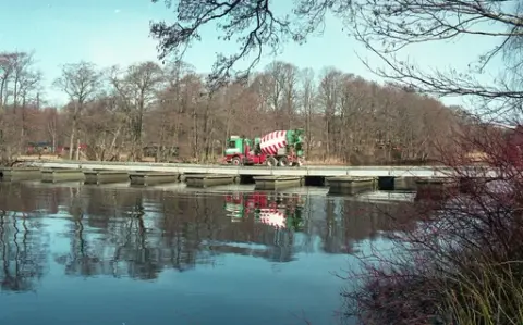 Krigbsro 4 (KB 4) flytande bro.