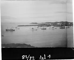 Melbu havn i august 1917.
På bildet sees fra venstre fiskeda