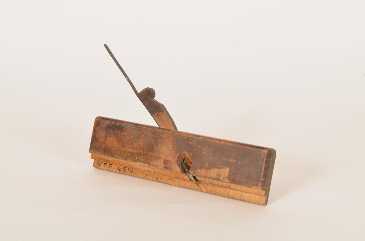 Verktøyet har vært brukt av Jørgen Sundvoll og Ole Eriksen Sundvoll (Sundvollsnikkaren). Redskapen har vært brukt på innredningen av Apoteket i Aurdal.
