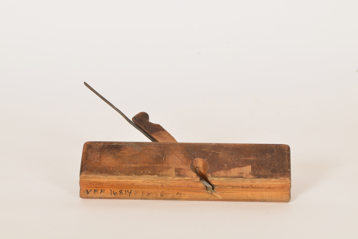 Verktøyet har vært brukt av Jørgen Sundvoll og Ole Eriksen Sundvoll (Sundvollsnikkaren). Redskapen har vært brukt på innredningen av Apoteket i Aurdal.
