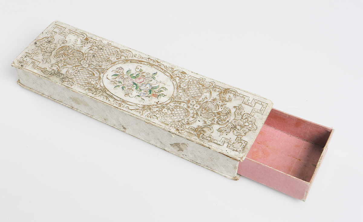 Diverse askar, bokmärken, klippdockor och siluetter m. m.

Inskrivet i huvudkatalog 1968.