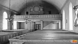 Interiör Segersta Kyrka, sedd från koret mot orgelläktaren u