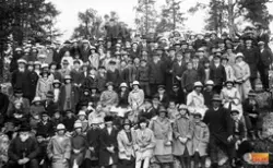 Gruppbild i samband med möte Segersta missionsförsamling ano