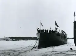 Pansarskeppet THULE direkt efter sjösättning vid Finnboda va