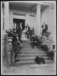 Selskap hos Aimar Grønvold og Gustav Storm på Bygdøy