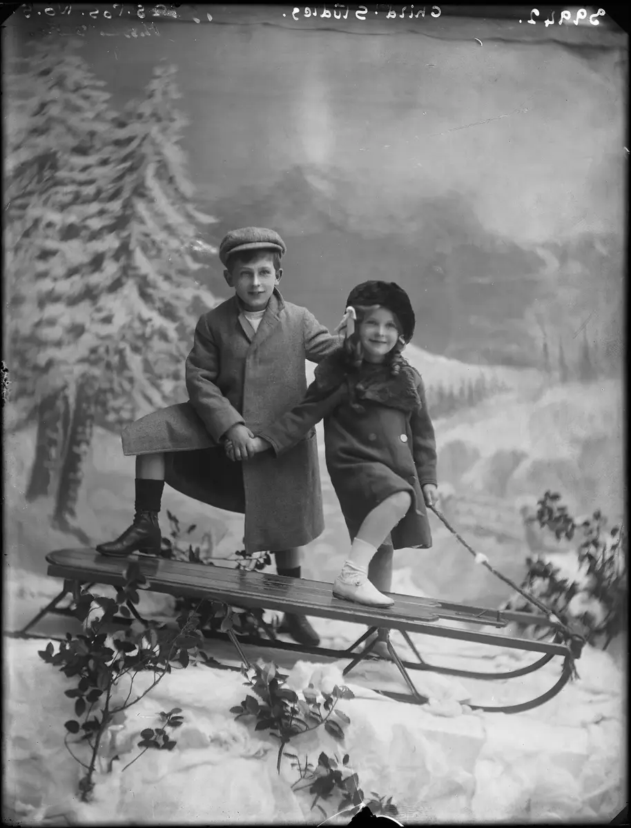 Bassano Ltd., 1910. Digital kopi fra negativ på glass, 21,5x16,5cm. Fra Preus museums samling.