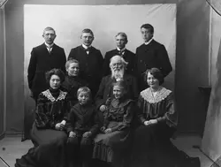 Ole Tobias Olsen med familie