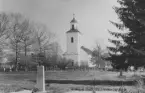 Bergsjö socken, Kyrkan och Kyrkogården i Bergsjö.