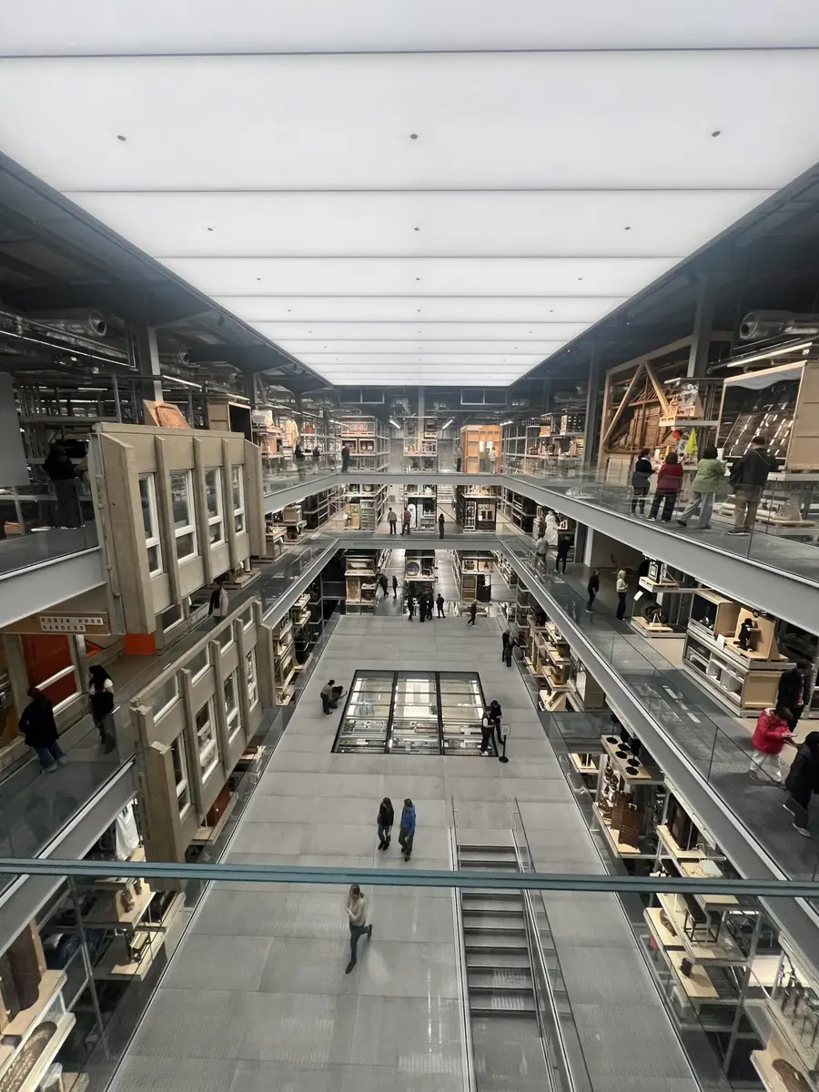 Fra V&A sitt publikumsåpne magasin East Storehouse