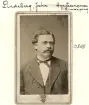 Porträtt av Johan Lindeberg. Efter ett par års tjänst som landskontorist i Mjölby inflyttade han med samma titel till Linköping 1870. Efter en tid i nya staden tituleras han bankbokhållare och efter en tid i Vadstena inflyttade han åter till Linköping för tjänst som hypotekskamrer vid Östgöta Hypoteksförening. Han avled som ogift 1892.