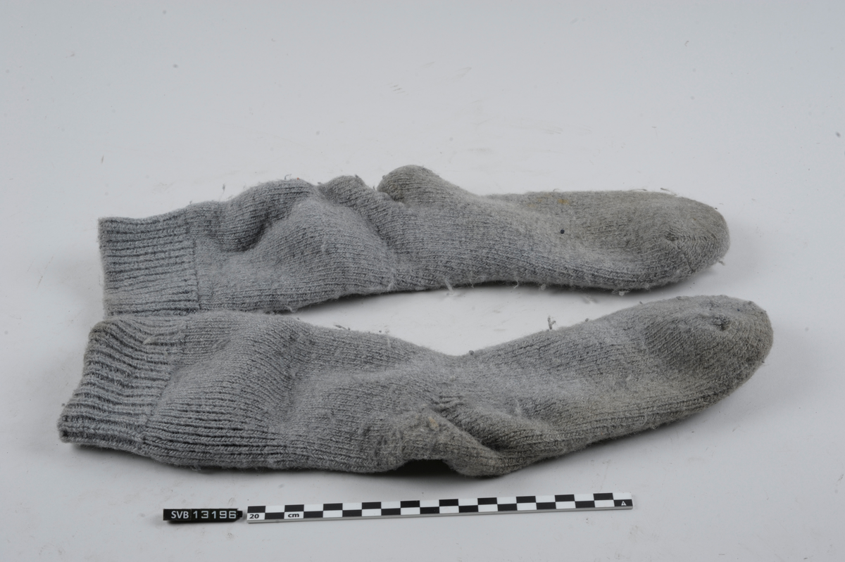 Et par grå ullsokker.