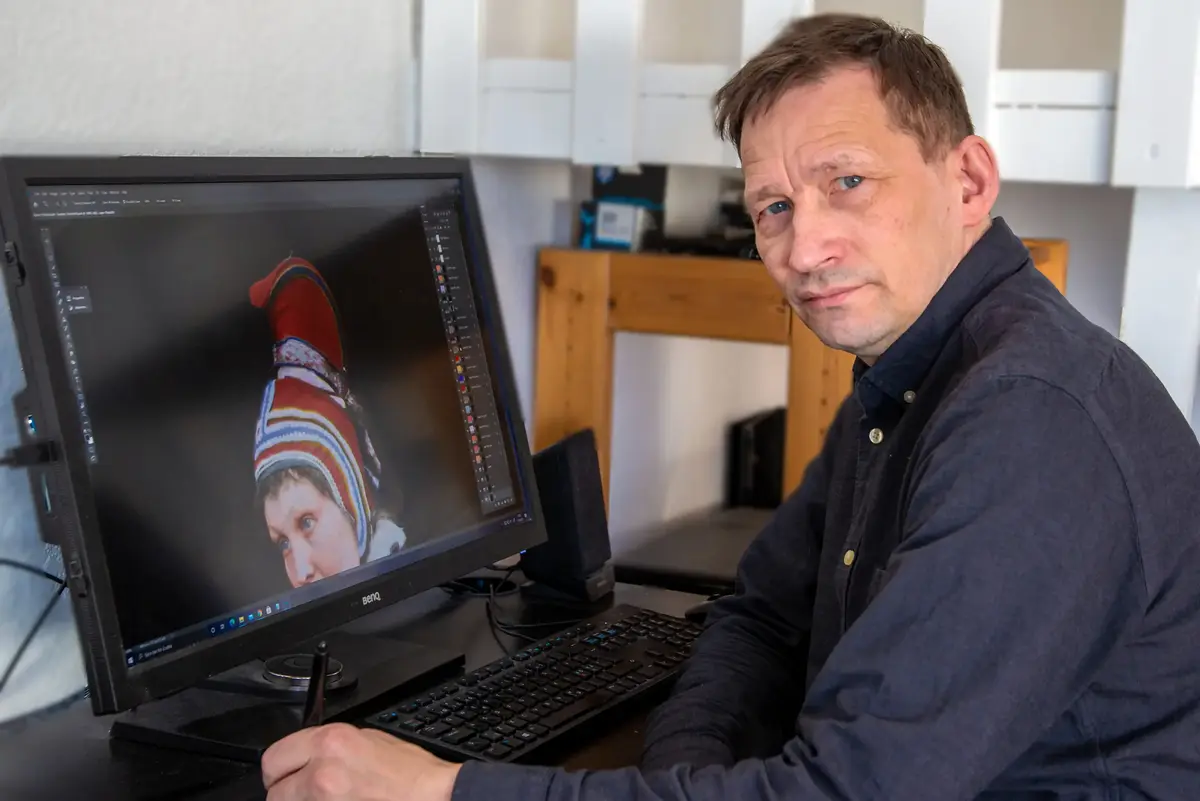 Porträtt av den samiske fotokonstnären Per Ivan Somby
