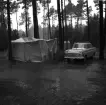 Familjen Erikssons tältsemestrar med bil på 1950- och 1960-talet. Tältet 