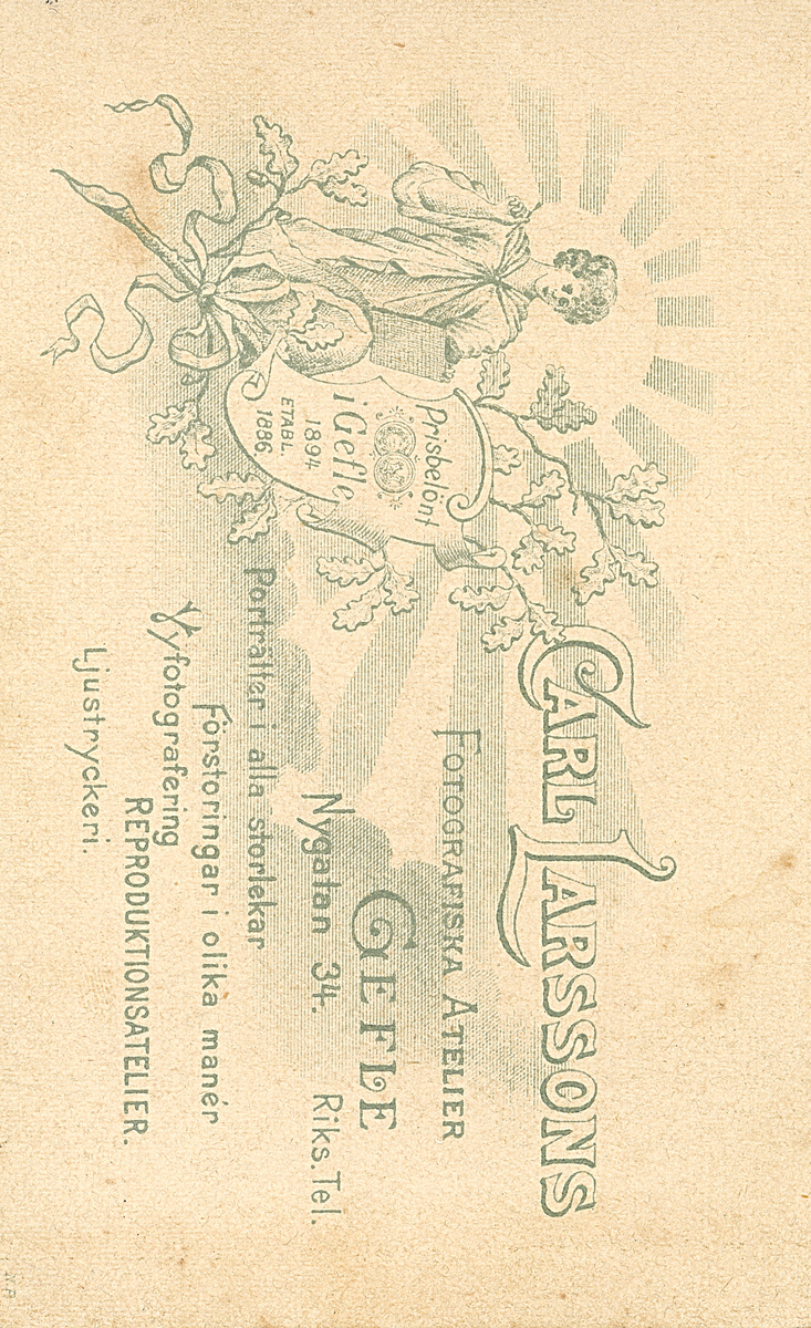 Porträtt av tre kvinnor.