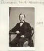 Det namngivna porträttet tolkas visa Olof Emil Lindegren. Son till provinsialläkaren i Linköping, Lars Lindegren och dennes maka Maria Sofia Näsberg. Från 1863 vice häradshövding och från 1883 notarie i Göta hovrätt. Foto omkring 1865.