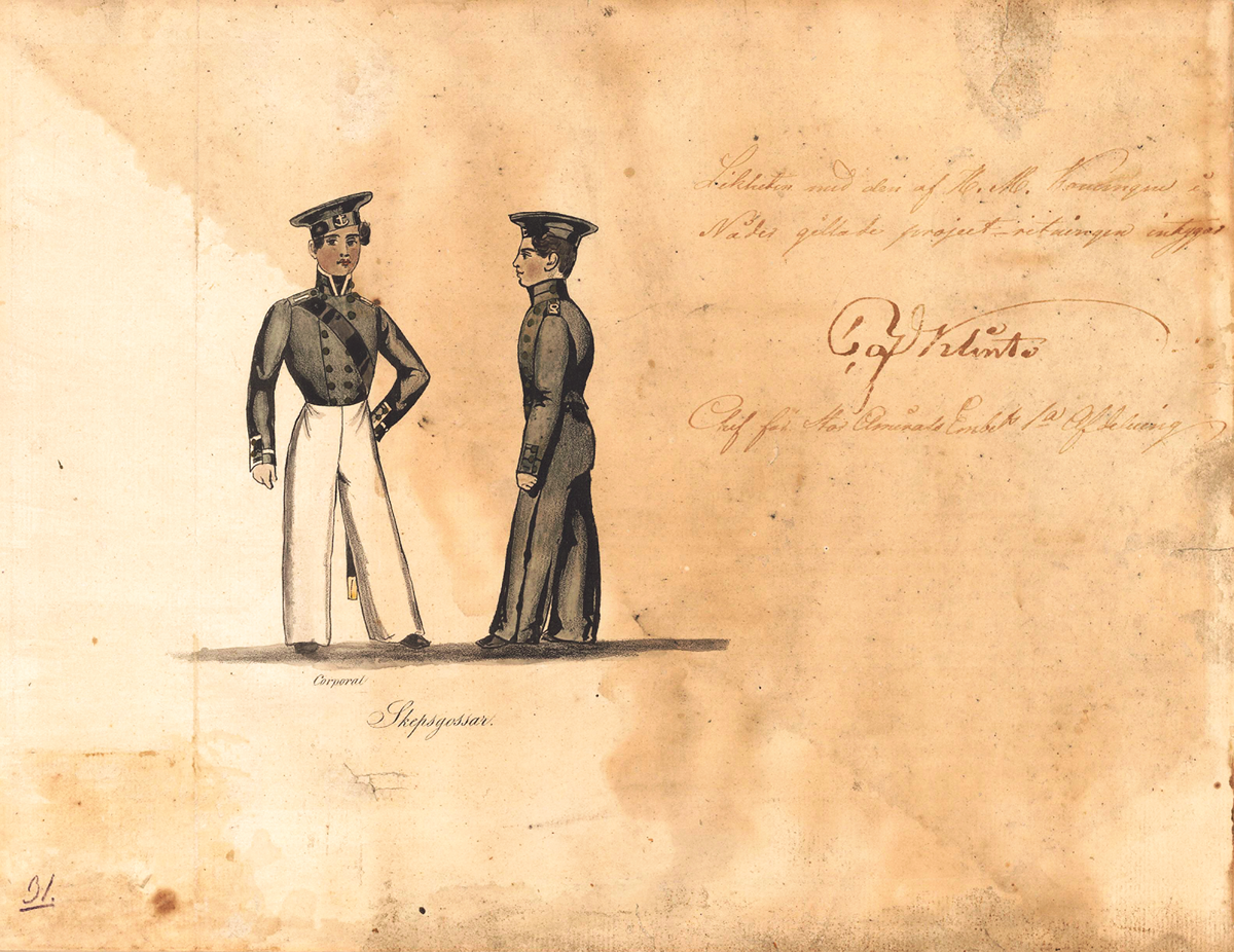 Pojke i uniform framifrån och från sidan.