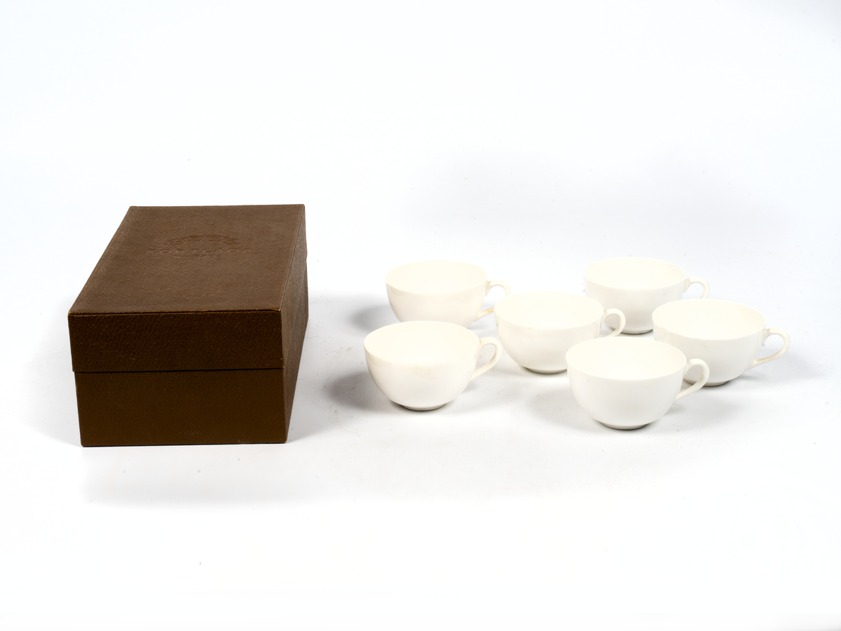 Kaffekopp av porslin.
