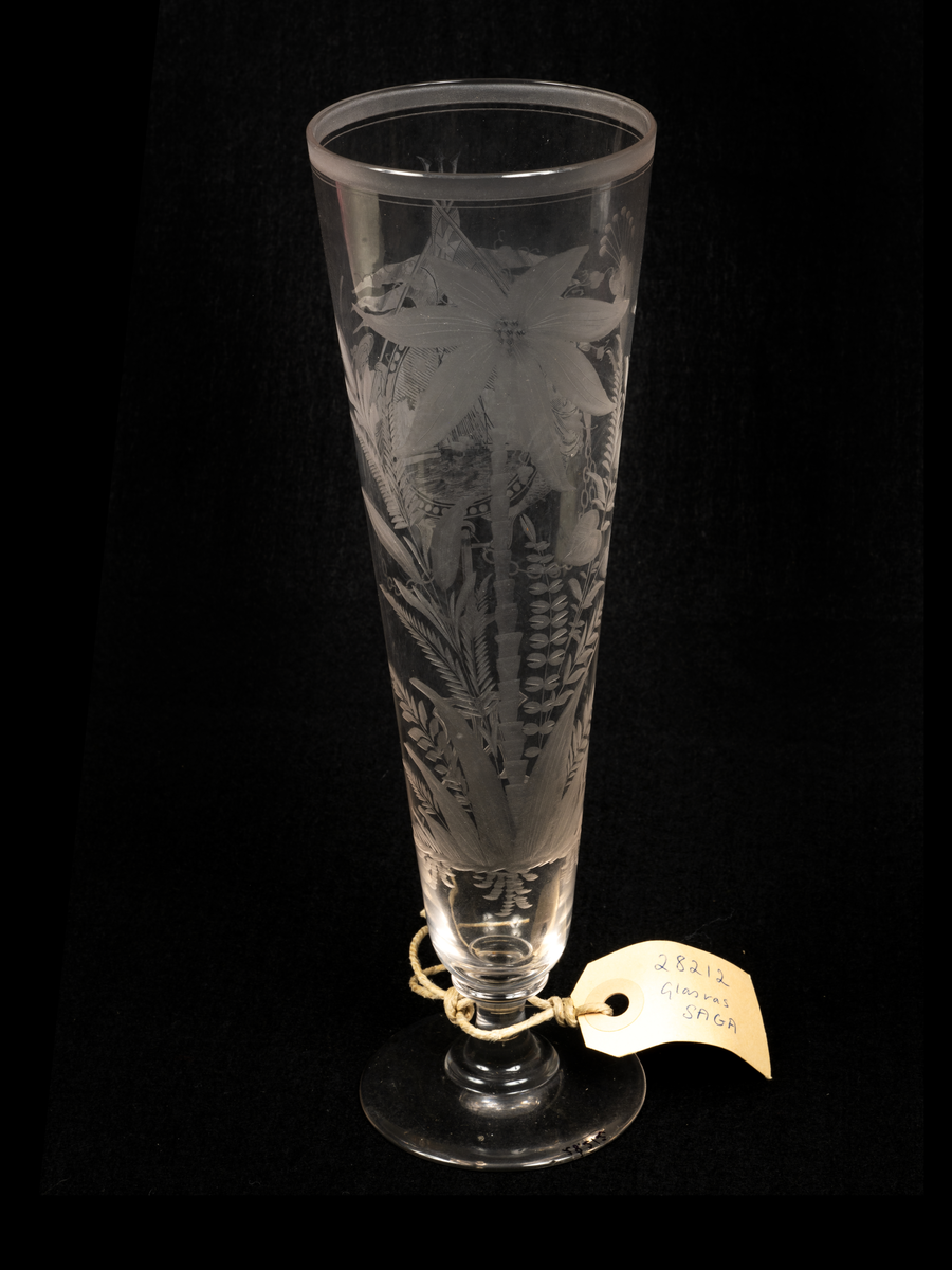 Föremålets form: Hög, rund ,smal