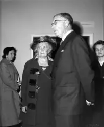 År 1957 ställde Nordiska museet ut ett urval av Hedvig Ulfsp