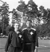 Två tävlande i träningsoverall.
Idrottstävlingar på Värendsvallen, 1944.