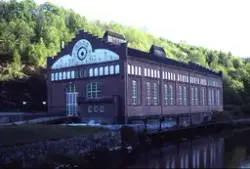 Medföljande text: "Kraftverket från 1907".