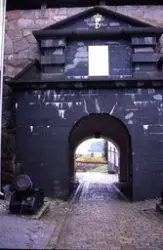 Medföljande text: "Portal, okt".