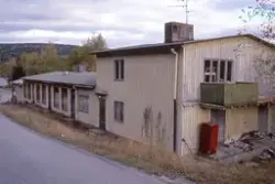 Medföljande text: "F.d. Konsumbutiken, okt".