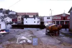 Medföljande text: "F.d. fiskberedningsindustri, april".