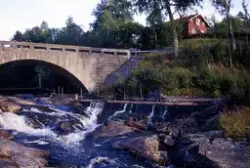 Medföljande text: "Bron av granit, 01-sep".