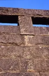 Medföljande text: "Bron av granit, detalj, 01-sep".