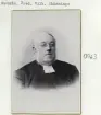 Porträtt av Fredrik Wilhelm Metzén. Född i Linköping avlade han doktorsexamen i Uppsala 1863 och tjäntgjorde från samma år som adjunkt vid läroverket i Norrköping. Efter prästvigning 1866 i tjänst som kyrkoherde och vidare kontraktsprost i Skänninge. Även riksdagsman i Andra kammaren för Vadstena, Skänninge, Söderköping, Motala och Gränna. Från 1867 gift med Elvira Wavrinsky.