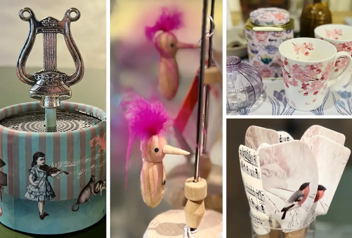 Spilledåse, lekefugl, kopp med blomstermotiv og slikkepotter med fuglemotiv.