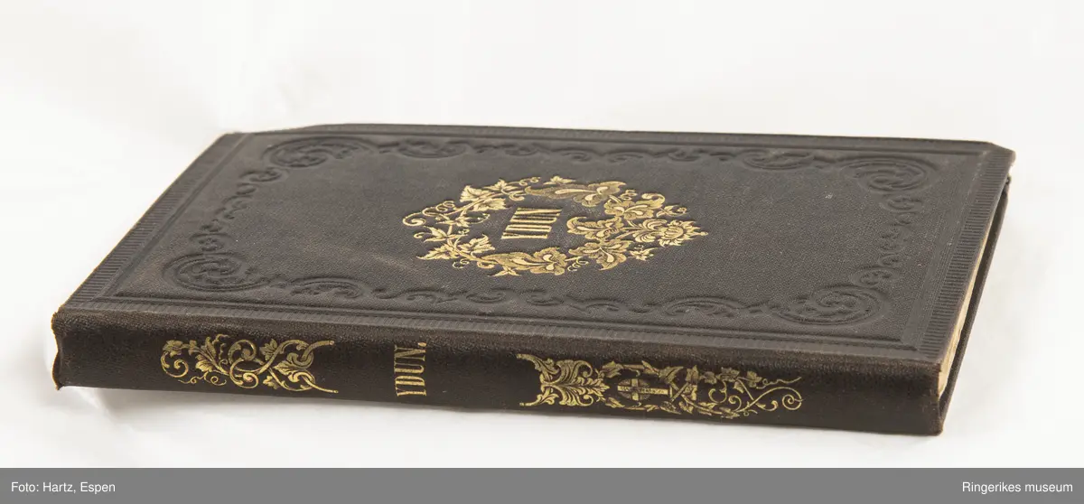 YDUN. Nordisk Studenterkalender 1873. Det norske studentersamfunds foranstaltning. Trykket i Christiania i 1872, i kommisjon his Alb. Cammermeyer. 152 sider.