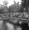 Simningen, 16/8 1942. 
Publiken vid simtävlingen.