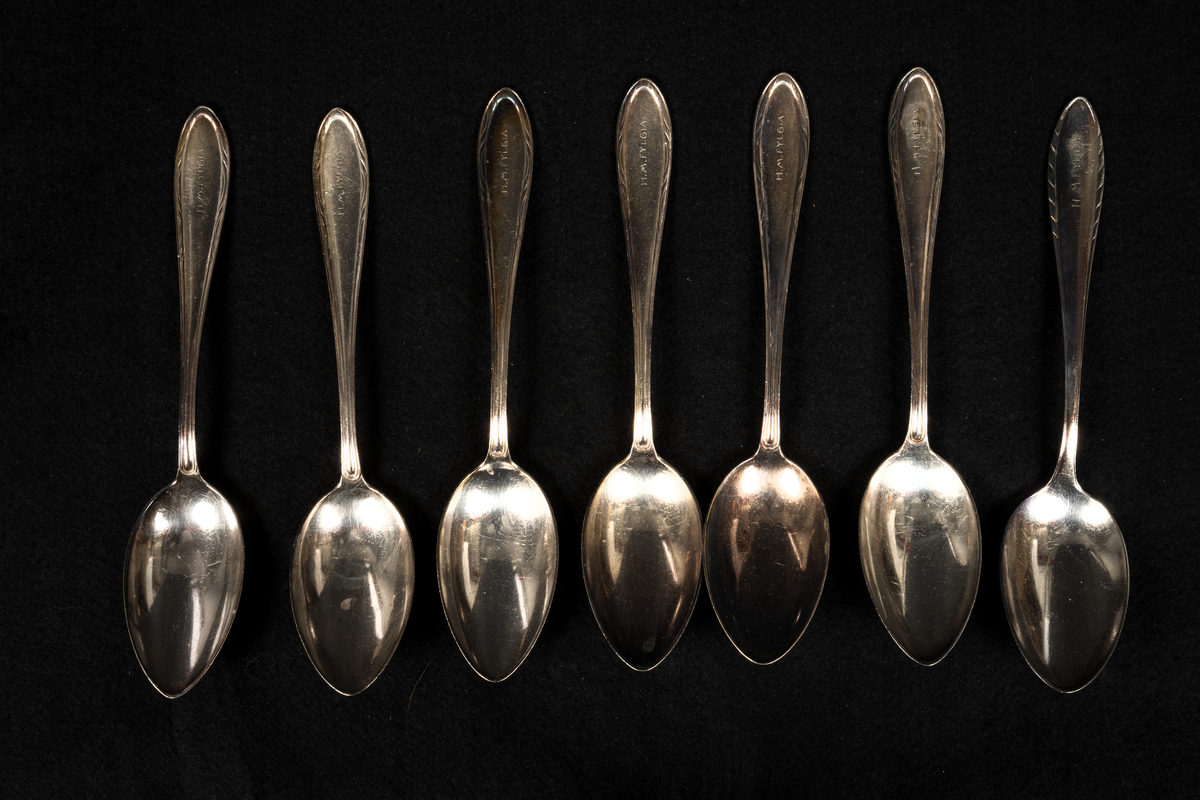 Sju stycken matkedar.