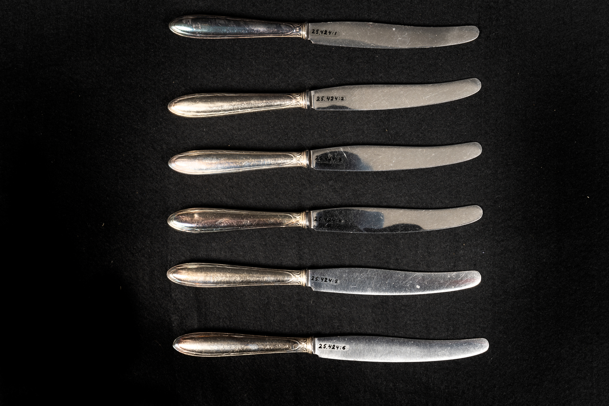 Sex stycken matknivar.
