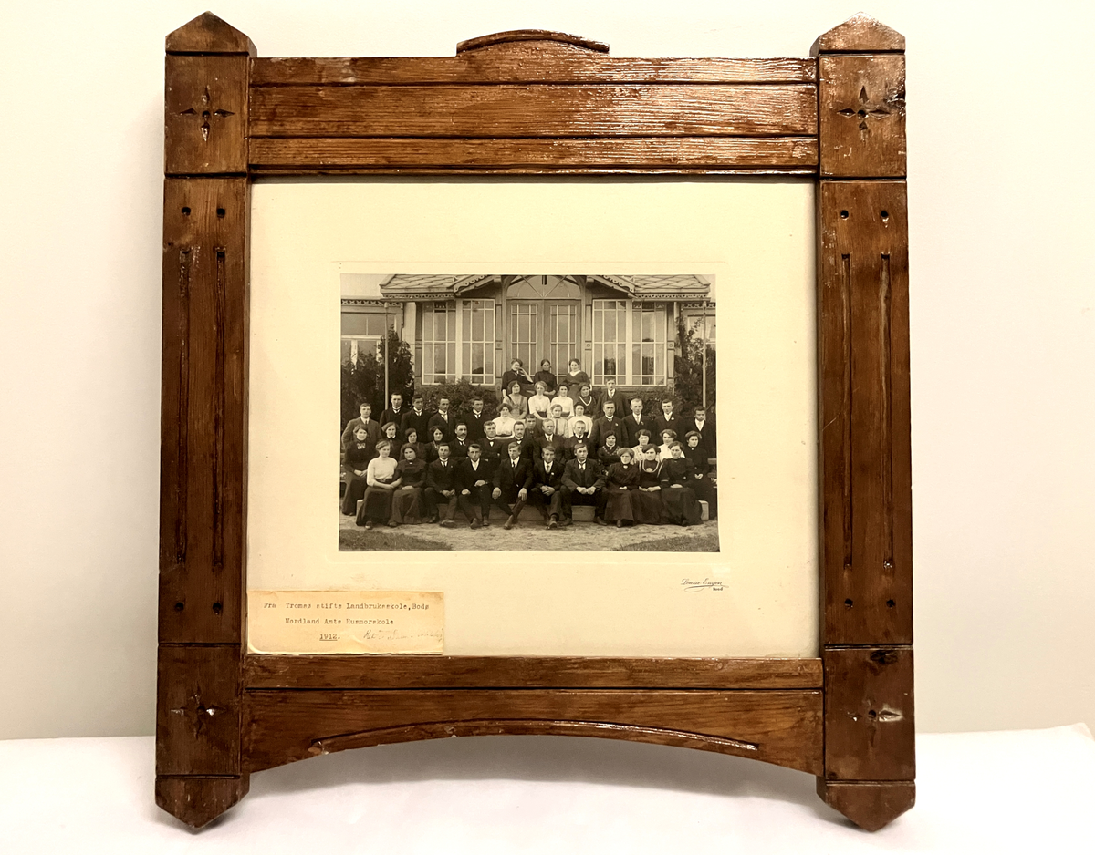 Finnsnes: Seljestad: Elever/Studenter Nordland Amts Husmorskole og Tromsø Stifts Landbruksskole 1912.