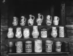 Lillehammer. Maihaugen. Utstilling av ølkrus.