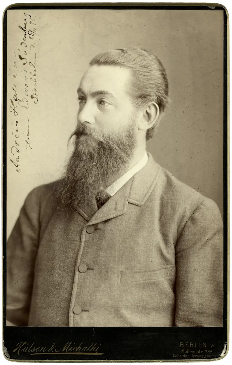 Porträtt av tonsättaren och dirigenten Andreas Hallén (1842-1925).