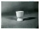 Äggkopp från Bo Fajans, omkring 1900-talets mitt.