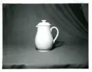 Te-/Kaffekanna från Bo Fajans, omkring 1900-talets mitt.