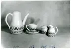 Kaffeservis från Bo Fajans, formgivare Berit Ternell, omkring 1900-talets mitt.