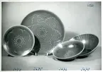 Fat och skålar från Bo Fajans, formgivare Eva Jancke-Björk, omkring 1900-talets mitt.