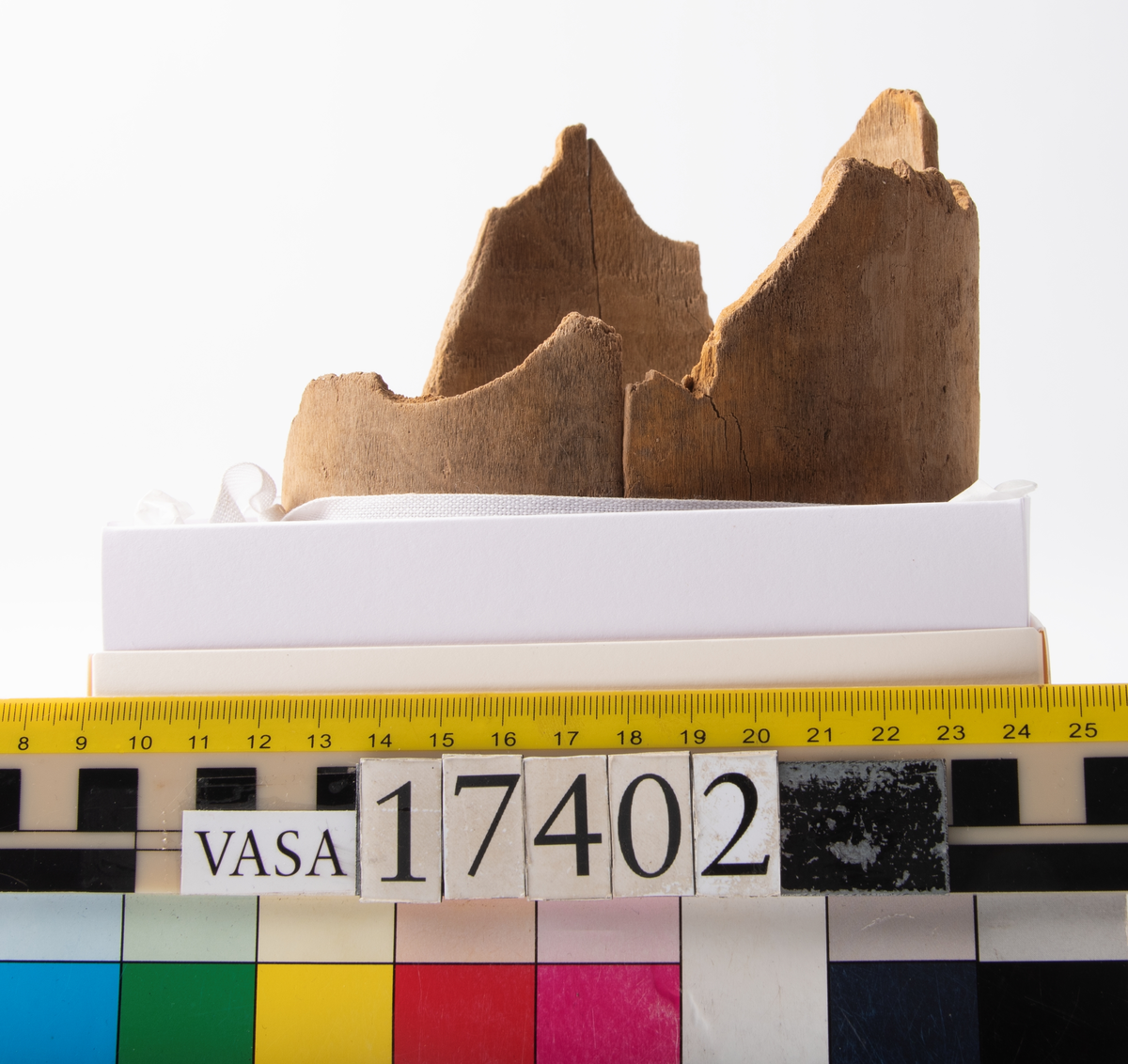 Skråkappa.

6 st sidodelar ihop med bottenfragment.

För mer information se Dokumentationsblankett under Referenser – Länkade filer.