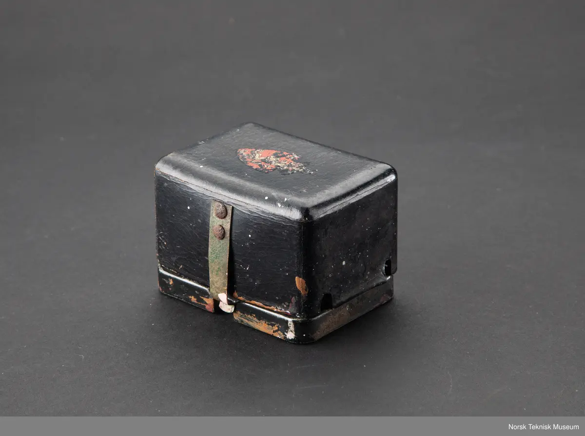 MNerket med gammelt riksvåpen