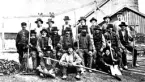 Hyttarbetare från Brattfors omkring 1907.